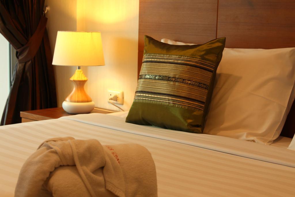 Good Nice Hotel Patong Phòng bức ảnh