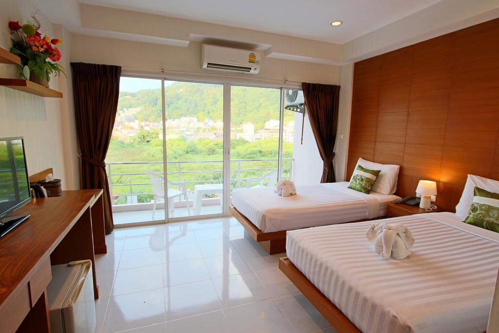 Good Nice Hotel Patong Phòng bức ảnh